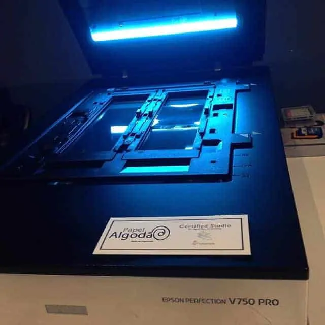 Scanner Epson usado para digitalização de obras e fotografias